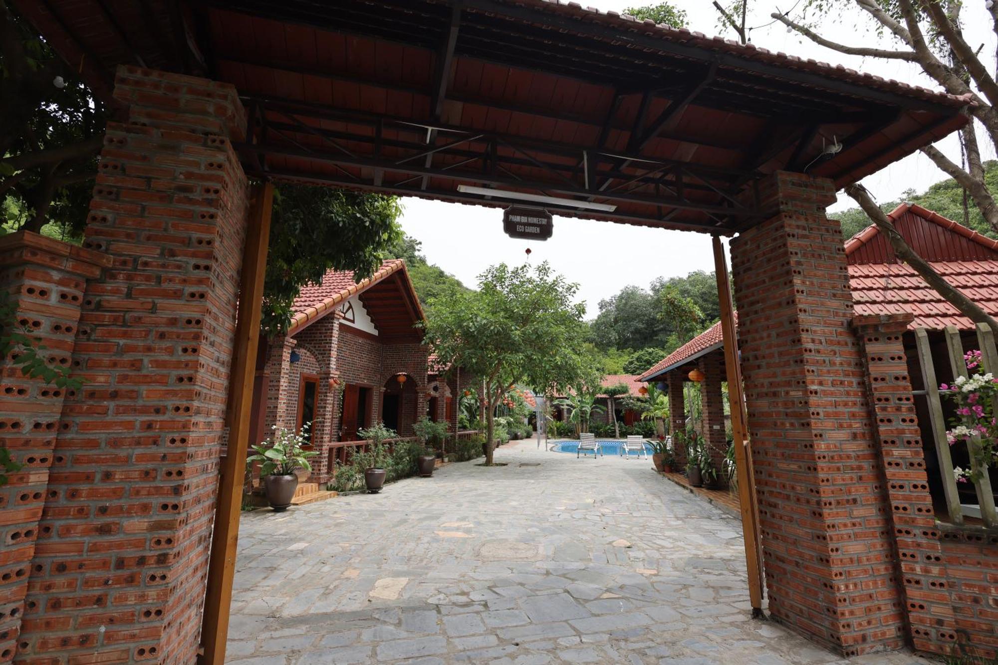 Pham Gia Homestay Ecogarden ニンビン エクステリア 写真